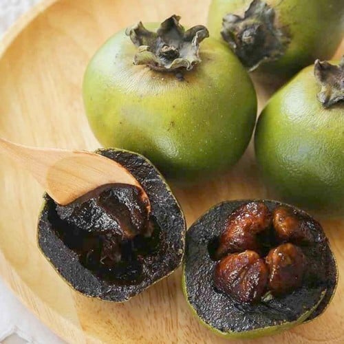 Chocolate persimmon – ripe fruits with dark flesh